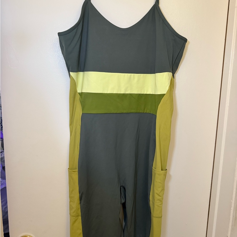 Cotopaxi muevo bodysuit